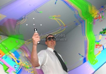 jaguar_land_rover_sees_into_the_future_260608[1].jpg